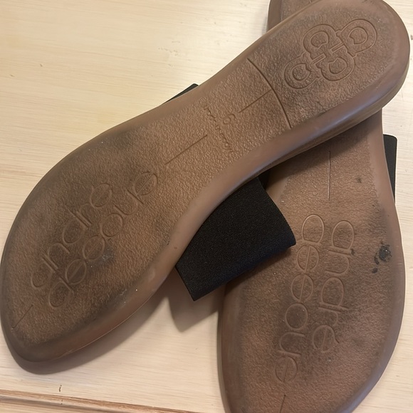 Adorable brown and black sandals - Picture 3 of 7